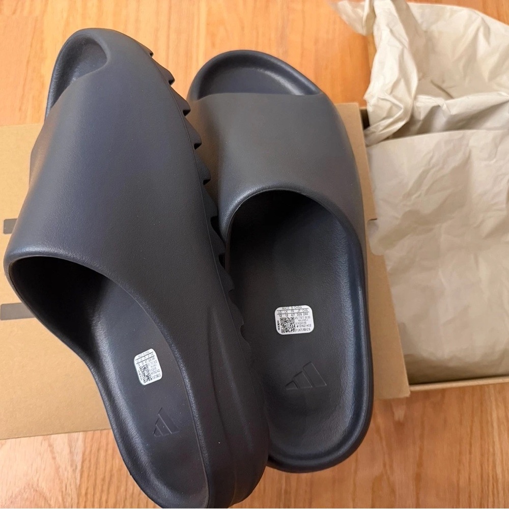 adidas Yeezy Slide Onyx  HQ6448 Brand New